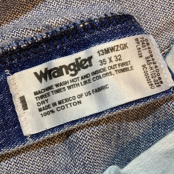 Wrangler shorts - Picture 3 of 5